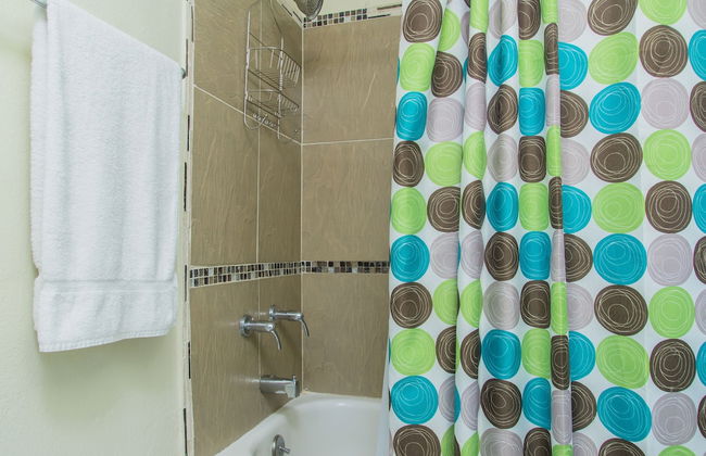 Oakland CE by Pro Homes Jamaica - Foto 14