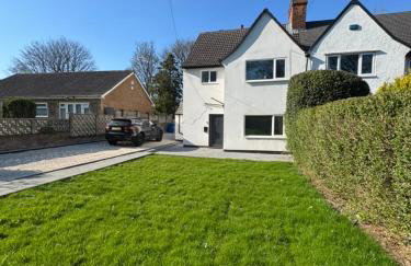 3 bedroom Home in chesterfield with front and back gardens - Foto 1
