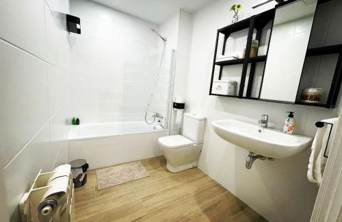 Gran Bilbao XI with parking by Aston Rentals - Foto 8