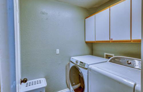 Lodge Style Living Spacious 5BR Reunion Getaway - Foto 54