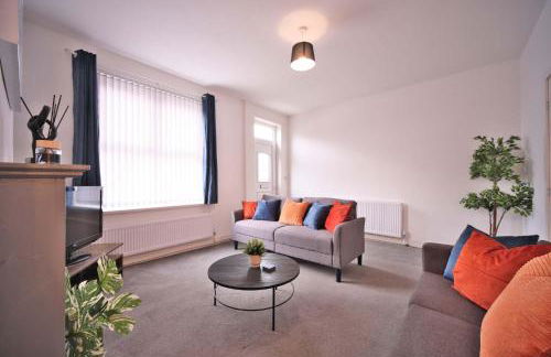 A1, M62, Free Parking, WiFi, 5 Beds - Foto 1