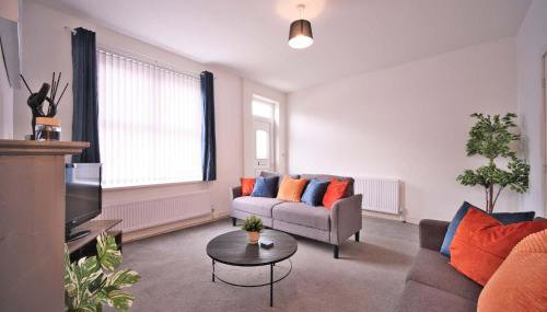 A1, M62, Free Parking, WiFi, 5 Beds - Foto 1