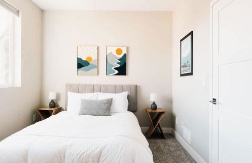 Modern Comfort w Mountain Views - Pet-Friendly - Foto 29