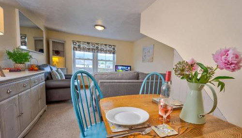 Apartment 11 - Photo 5