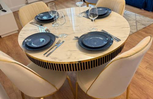 Luxury 1BR in Rochdale Centre - Foto 1