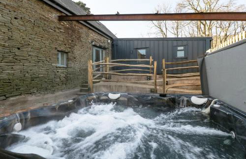 White Haywood Barn - Photo 30