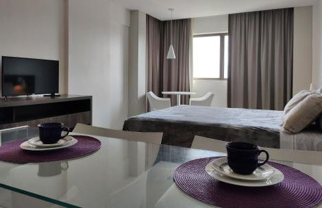 Apê na orla com vista pro mar e limpeza diária - Foto 5