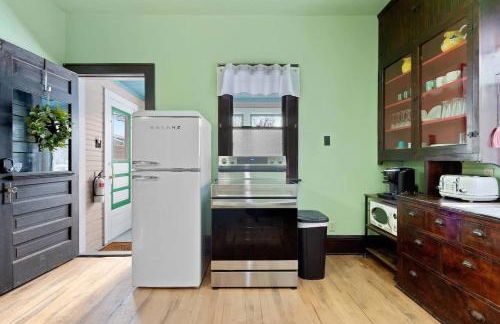 Downtown Gillett Bungalow, Fireplace, 3B, Historic - Foto 33