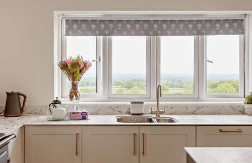 4 Bed in Combe St. Nicholas 83501 - Foto 9