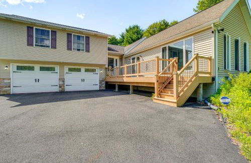 Game Room and Private Yard Family Gem in Kunkletown - Foto 34