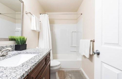 Spacious Kenmore Apartment- King Bed, Queen Bed, Fast Wifi - Foto 15