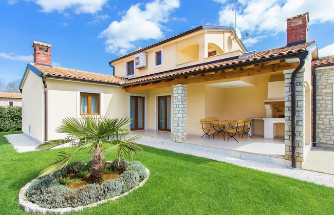 Villa in Kma?i?i With Private Pool - Foto 1