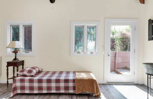 Stylish 3BR Retreat Close to Coast & Wineries - Foto 40