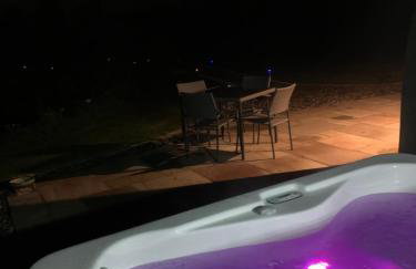 Red Squirrel Pod with Hot Tub - Foto 39