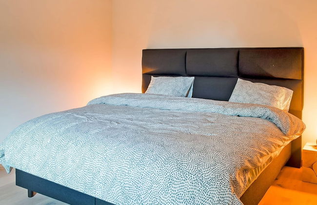 Majestic Villa With Pool and Sauna - Photo 11