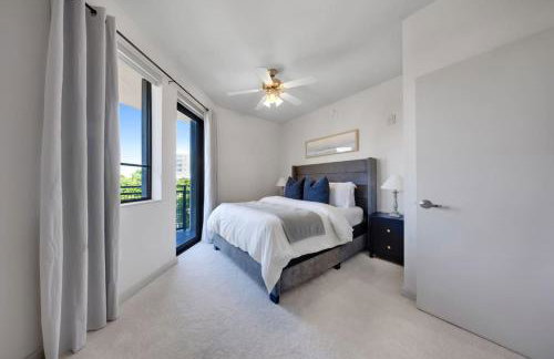 Prestige Living in DTWN 3 Min From Las Olas - Photo 13