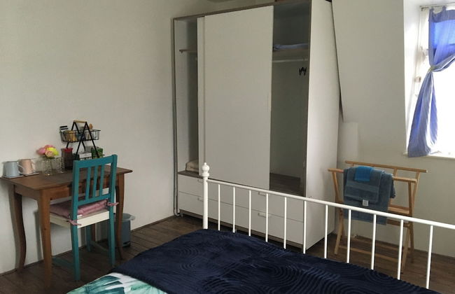 Beautiful 2-bed Apartment in Dagenham - Photo 12