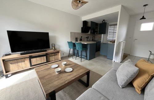 Charmant T2 rénové avec balcon, proche plage et commerces - Foto 1