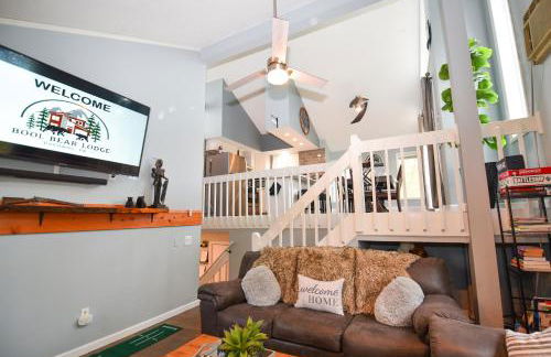 Bool Bear Lodge a pet friendly Pocono Vacation Home with Fireplace, BBQ and more - Foto 8