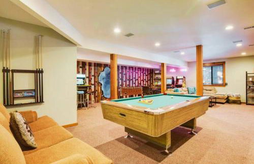 Luna Cabin - 5BR Hot Tub A/C Game Room EV Charger - Foto 43