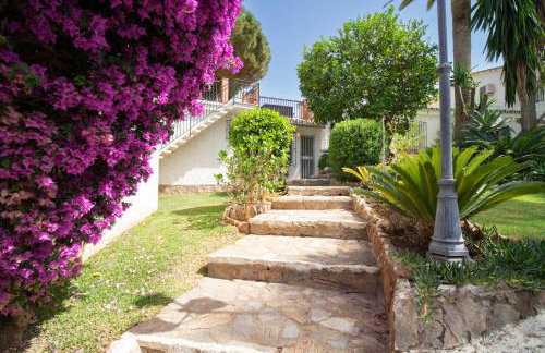 Casa Ancladero Big rooftop terrace, 2 bedroom guesthouse w garden and view - Foto 1