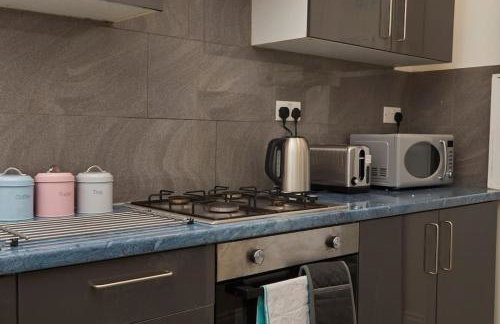 Large 4 bedroom flat close to city, street parking - Foto 23
