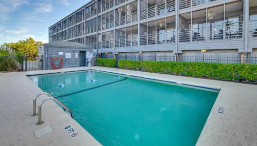 Murrells Inlet Condo with Balcony and Pool Near Pier! - Photo 2