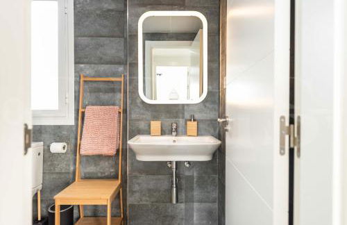 Stylish apartments with balcony & parking near the beach by REMS - Foto 32