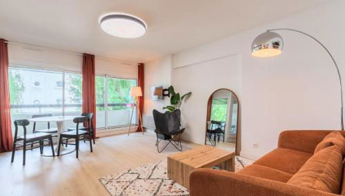 Spacious apartment with balcony and parking - Foto 1