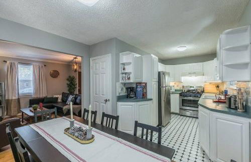 Enchanting historic townhouse by CozySuites - Foto 19