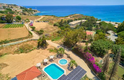 Family seaside Kladissos Villa with private heated pool! - Foto 41