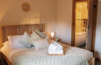 The Old Mill at Barnacre - Cosy cottage with private hot tub & pool access - Foto 47