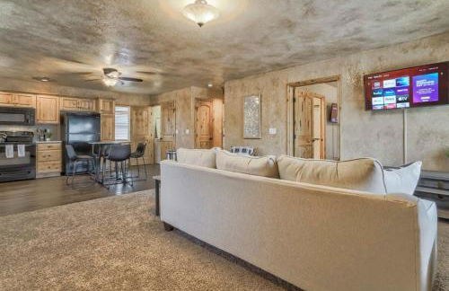 2BR Cottage with outdoor seating near Hiking & DT - Foto 5