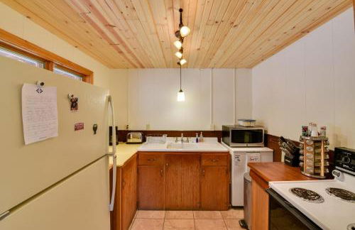 Idyllic Twin Lakes Escape with Views of the Lakes - Foto 10