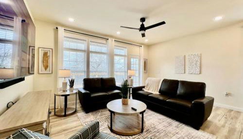 Beautiful NEW Ranch Home with a large deck and games - Foto 4