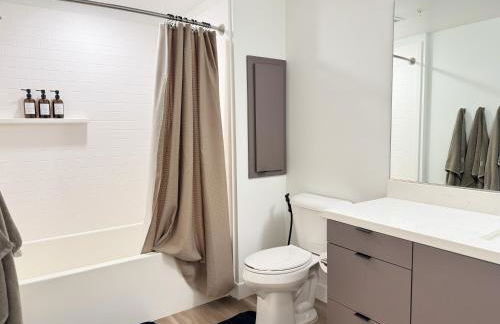 Luxe Deco Haven with Pool, Gym & Parking Close to Disneyland - Foto 37