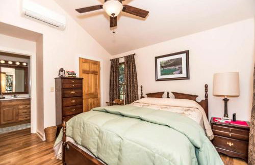 Lovely Cottage Retreat in Texas Hill Country with Cypress Creek Views near Hamilton Pool - Foto 17