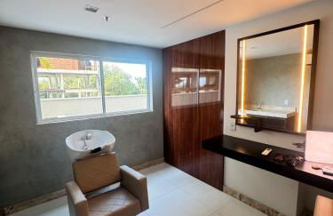 Ap próx ao Shopping com garagem, piscina e ar - Foto 53