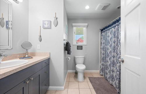 Exceptional Contemporary Retreat with 4 King Beds in Mystic CT - Foto 19