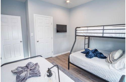 Downtown Dream Home Spacious 4br/2ba Sleeps 12! - Foto 38