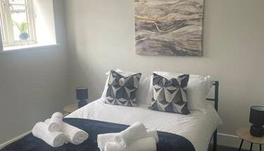 Fern House by Shortstays4u A Beautiful 2bedroom Townhouse with free parking in the town! - Foto 1