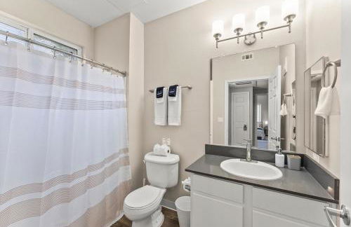 Luxury King Suite by the Lake - Entire Place - Foto 22