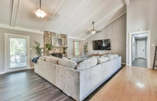 Spacious Home with 3 King Beds, Arcades and 86 inch TV - Foto 26