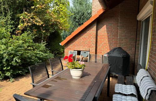 Modern House Gehrden auf 2 Etagen, Nice Garten, Barbecue, Contactless Check-in, free parking - Foto 136