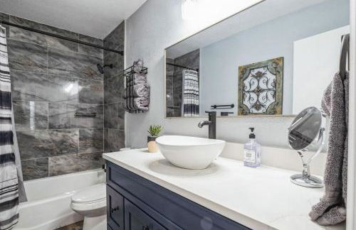 Stylish Retreat in Central Austin with Fire Pit - Foto 19