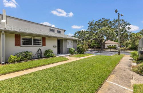 Ground Level and End Condo Unit - Quiet 2 Bedrooms and 1 Bath - Foto 23