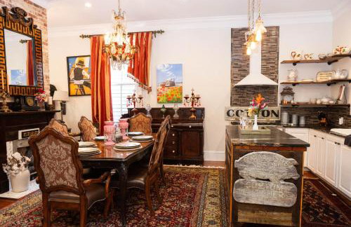 The Dollhouse - 3 Bed, 2 Bath, Walk to Downtown - Foto 19