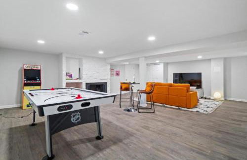 Spacious and Luxury Designed Ranch with Game Room - Foto 30