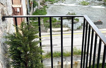 Apartamento colgante al río con vistas al puente - Photo 24