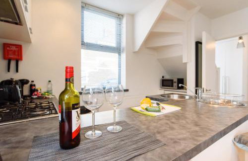 City Retreat, 2 Bed House with Cloudstream Hot Tub - Foto 18